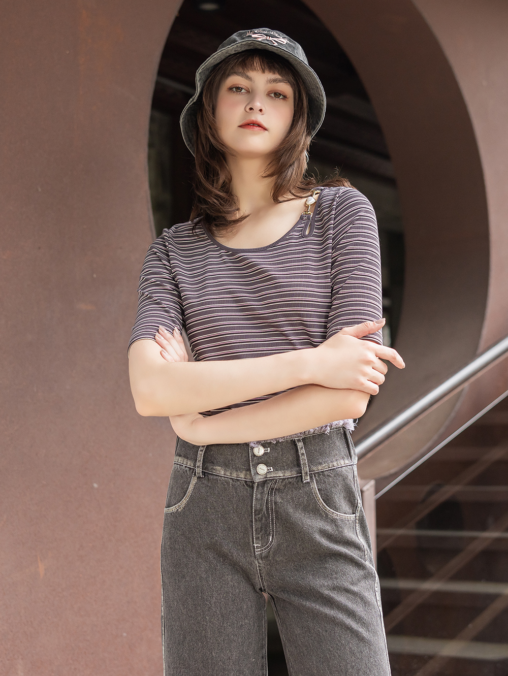 abito珍珠釦飾細條紋上衣