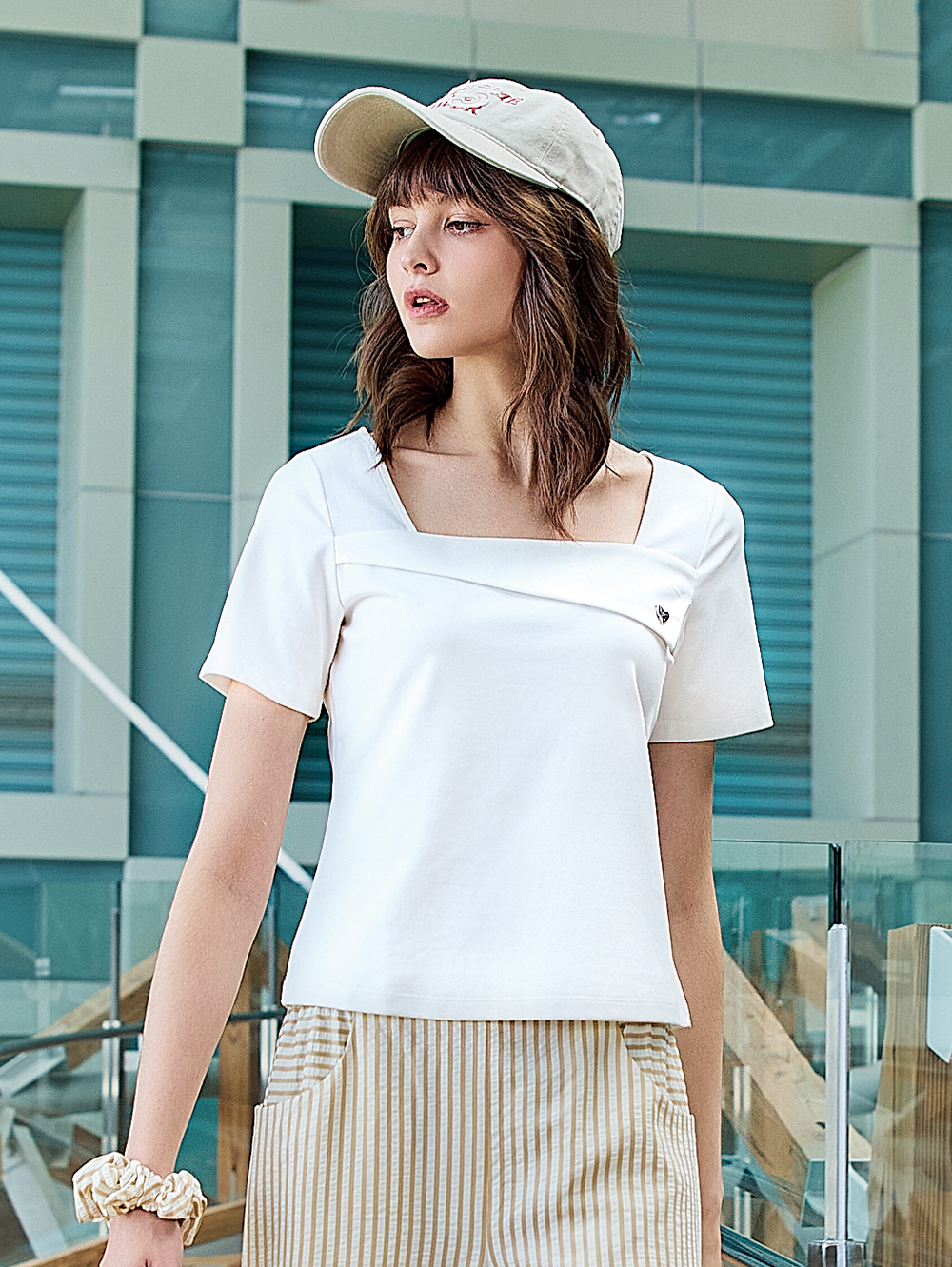 abito優雅方領愛心墜飾上衣