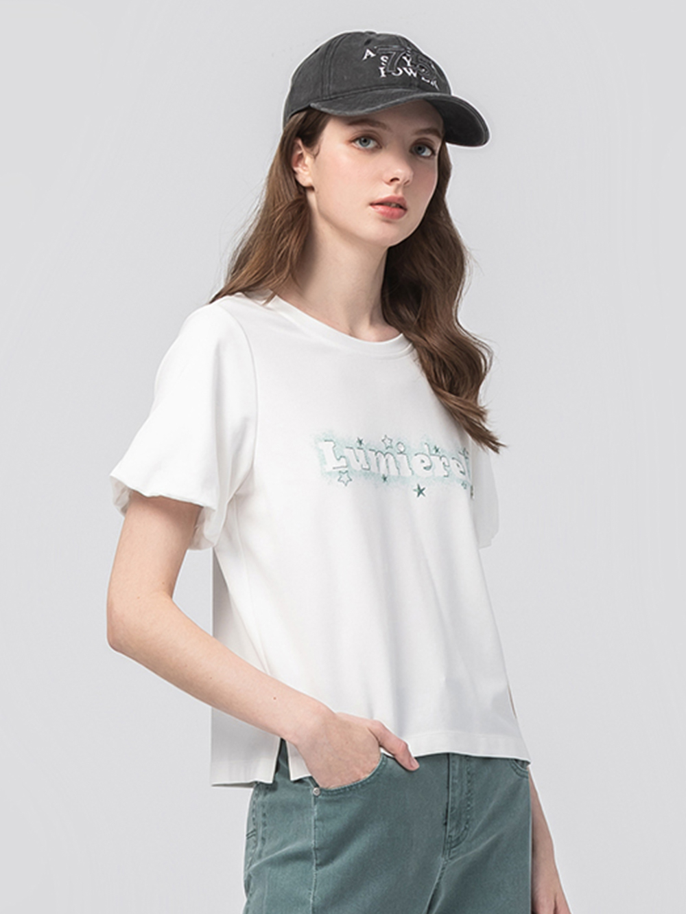 abito圓領噴墨刺繡上衣