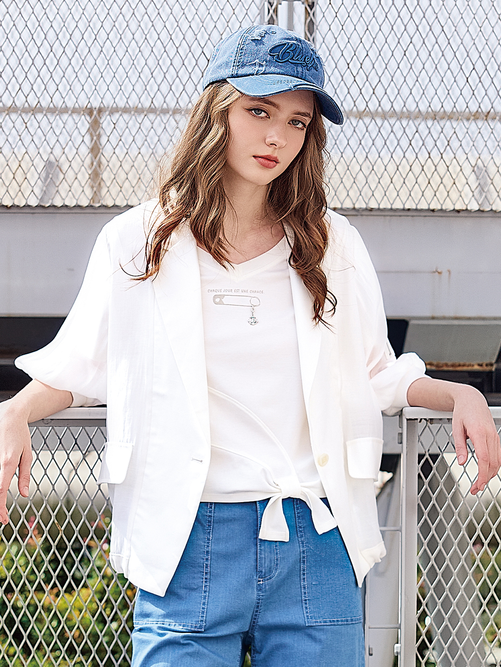 abito綁結別針裝飾造型上衣