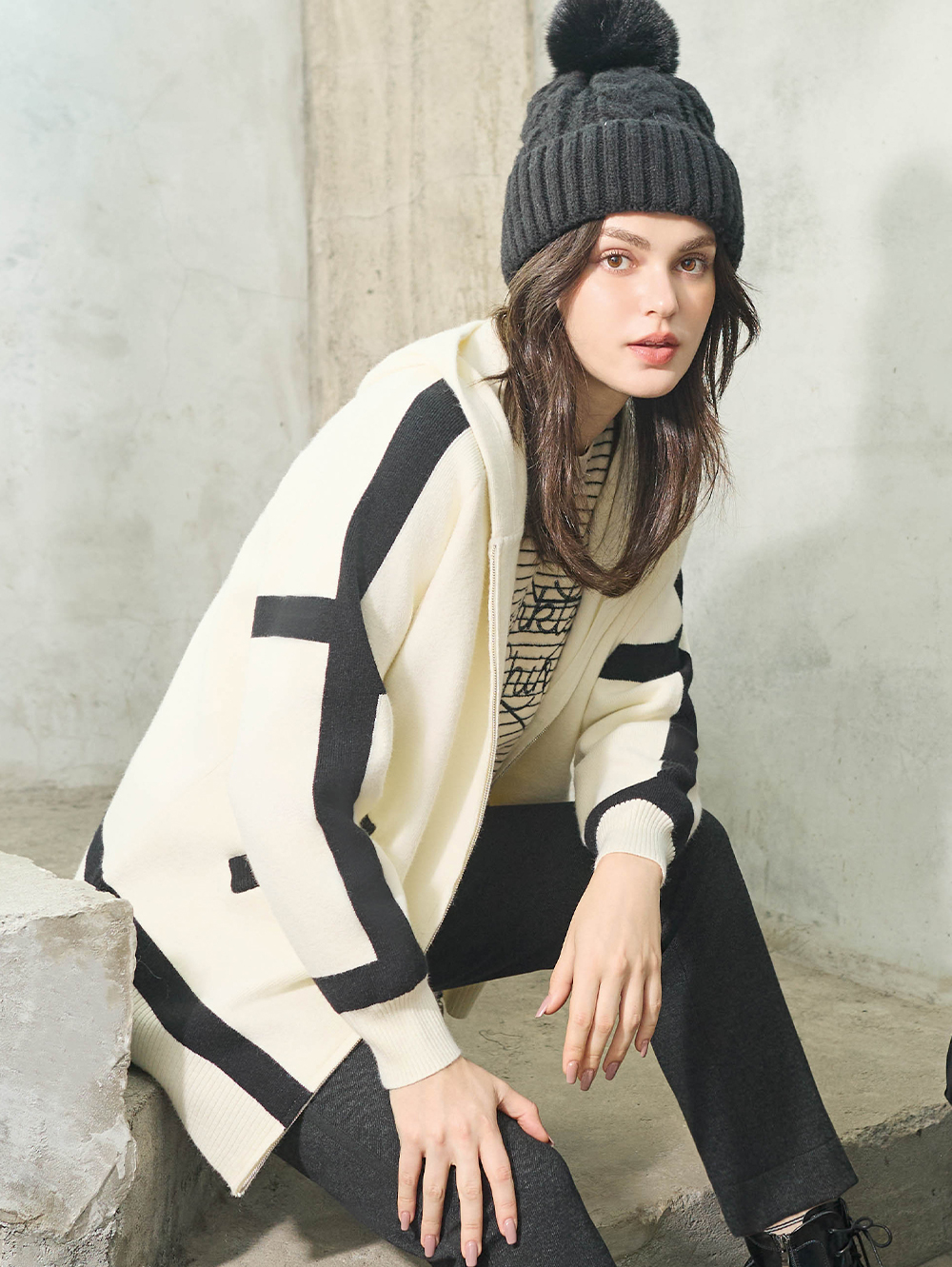 JOAN中長版拼色連帽針織外套