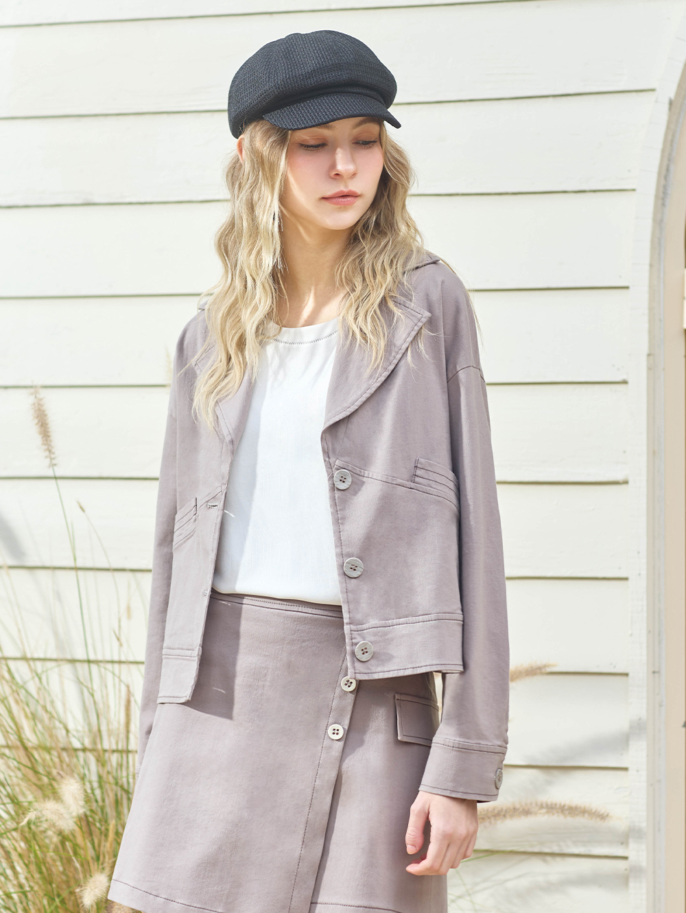 JOAN立體壓線翻領落肩短版夾克