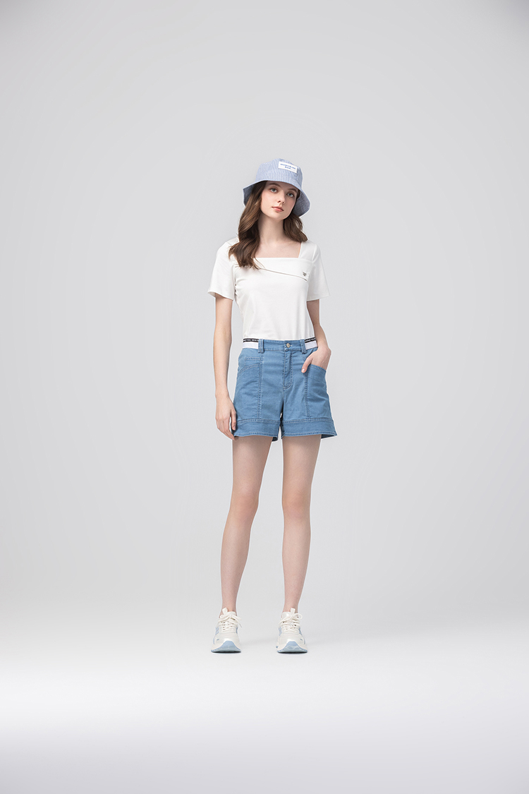 abito優雅方領愛心墜飾上衣