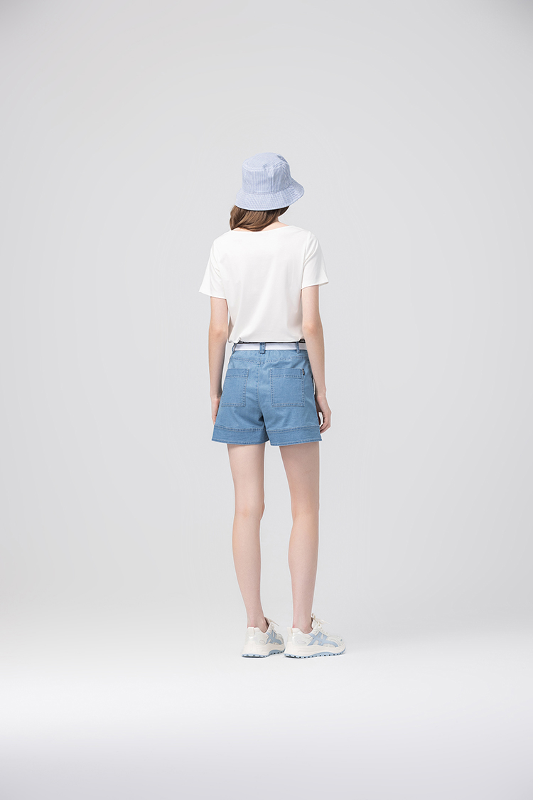 abito優雅方領愛心墜飾上衣