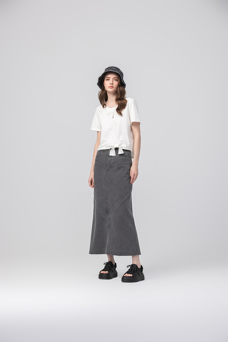 abito綁結別針裝飾造型上衣