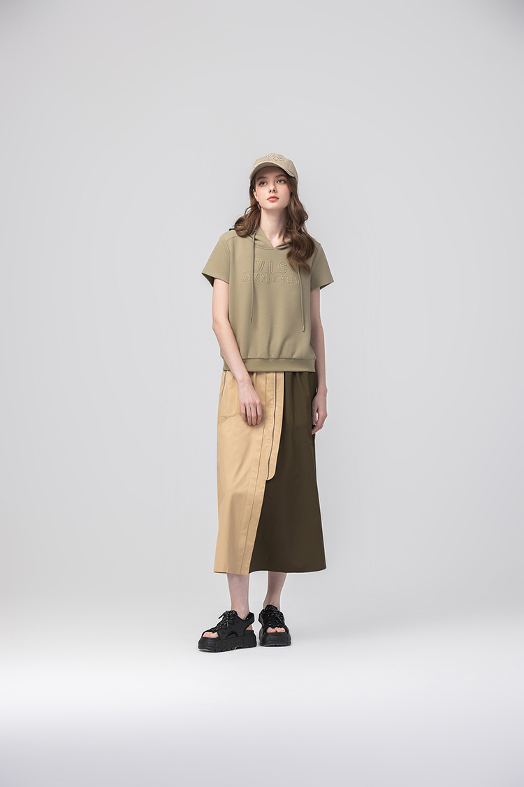 abito休閒連帽鋼印上衣