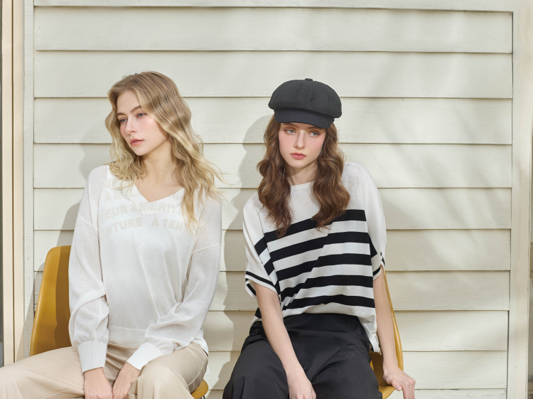 JOAN柔光透感條紋針織上衣