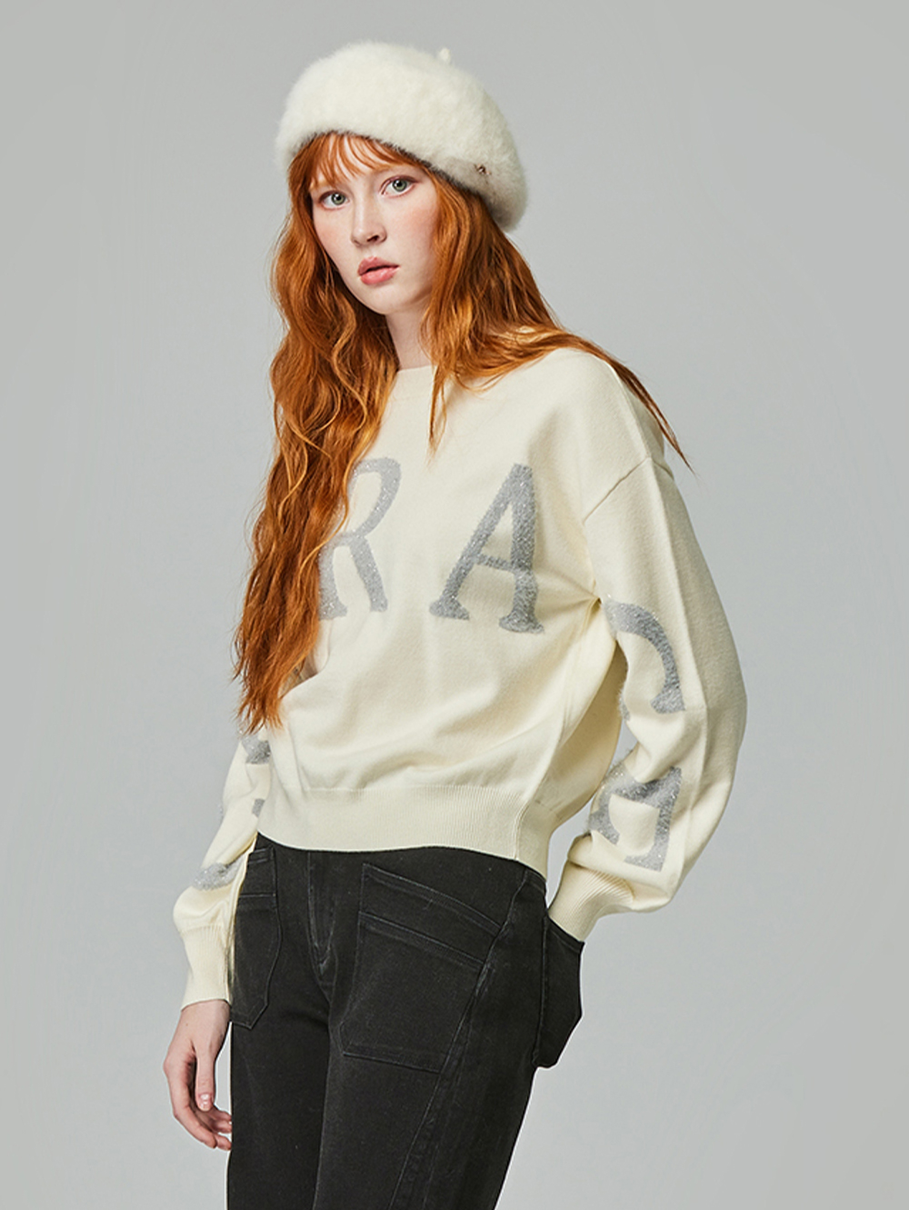 abito圓領短版字母針織上衣