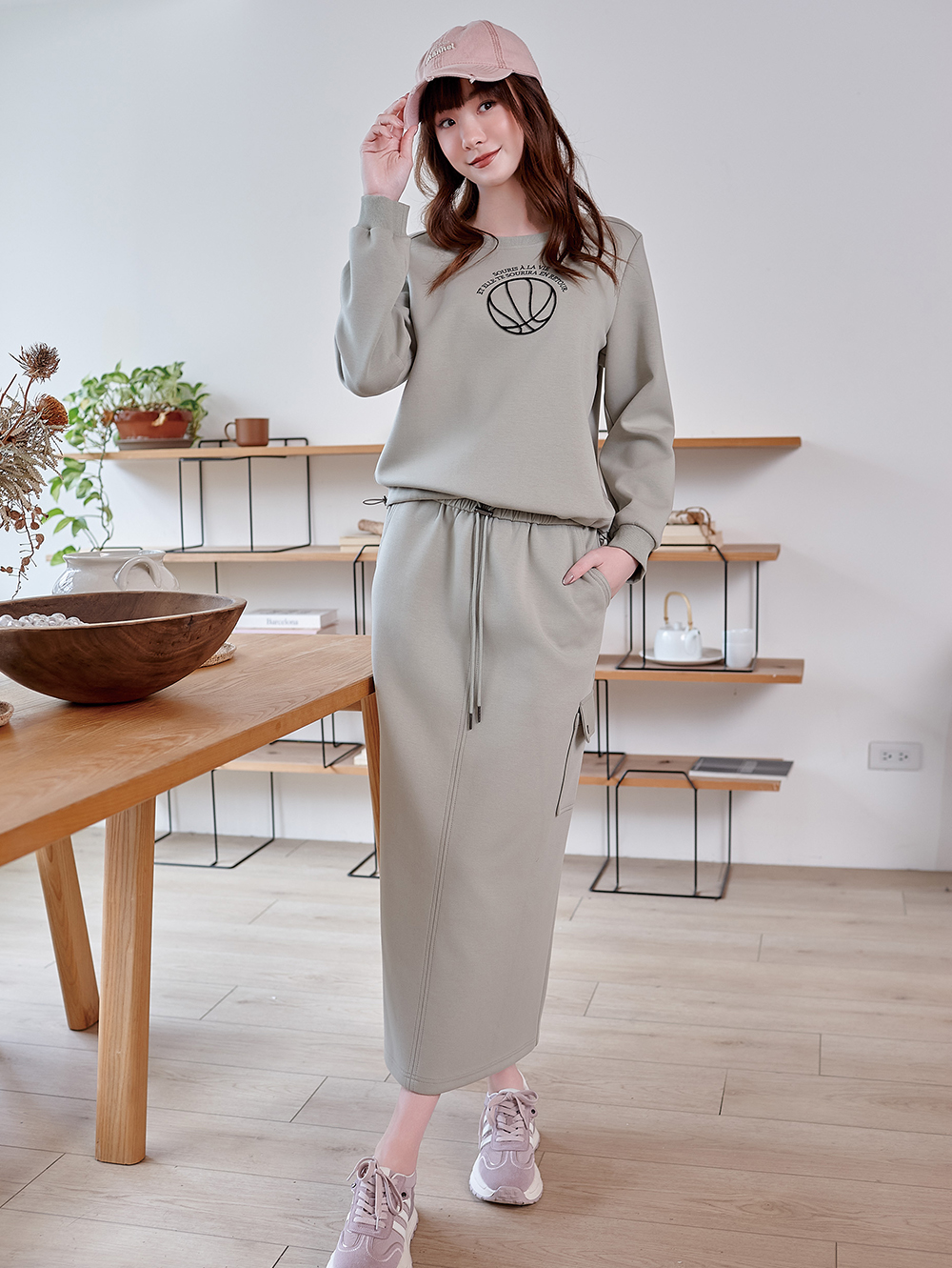 DITA運動風抽繩A字裙