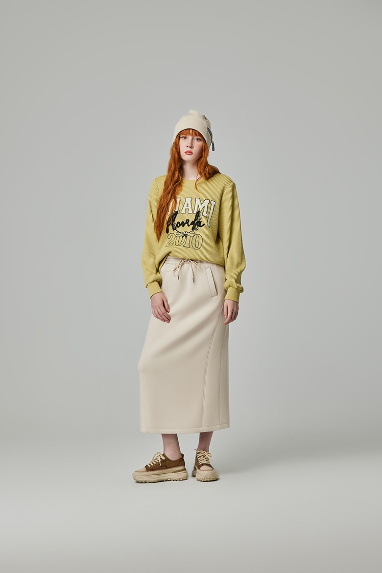 abito休閒字樣刺繡上衣