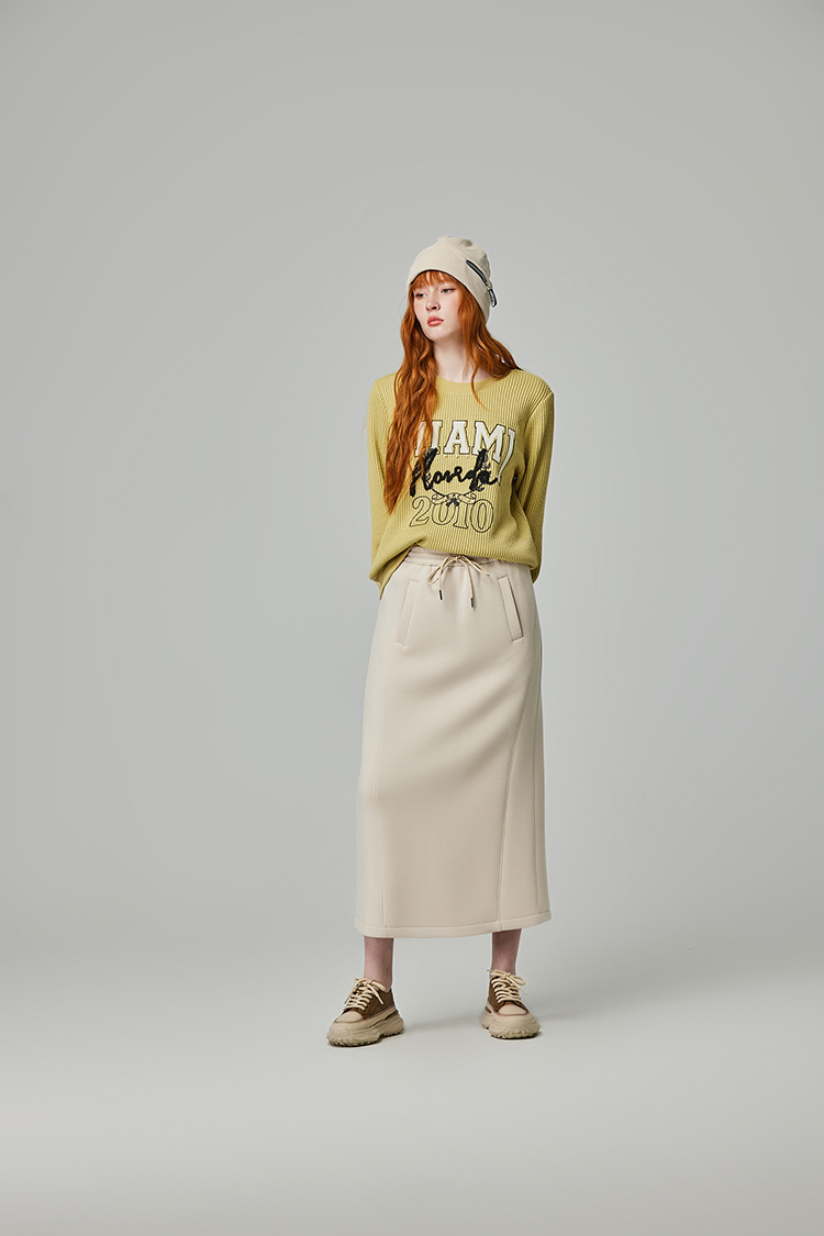 abito休閒字樣刺繡上衣