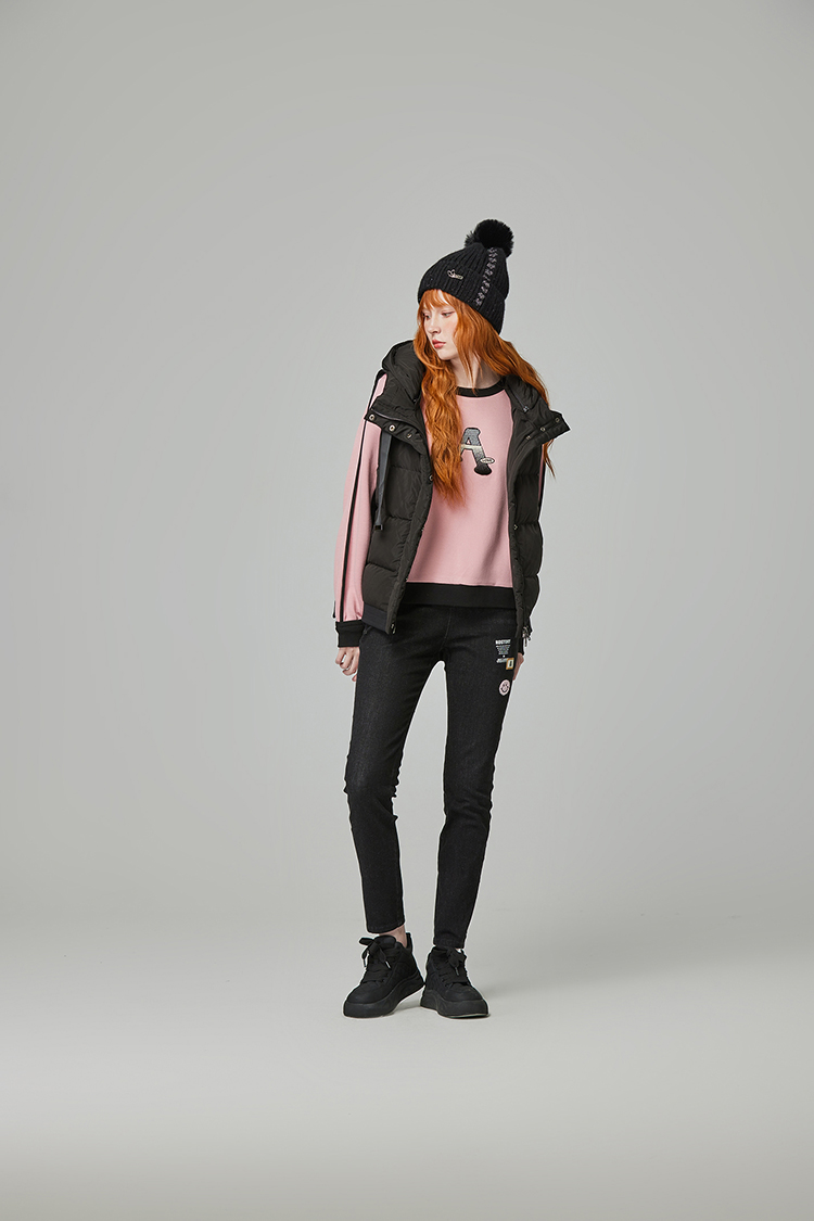 abito電繡字母拼接上衣