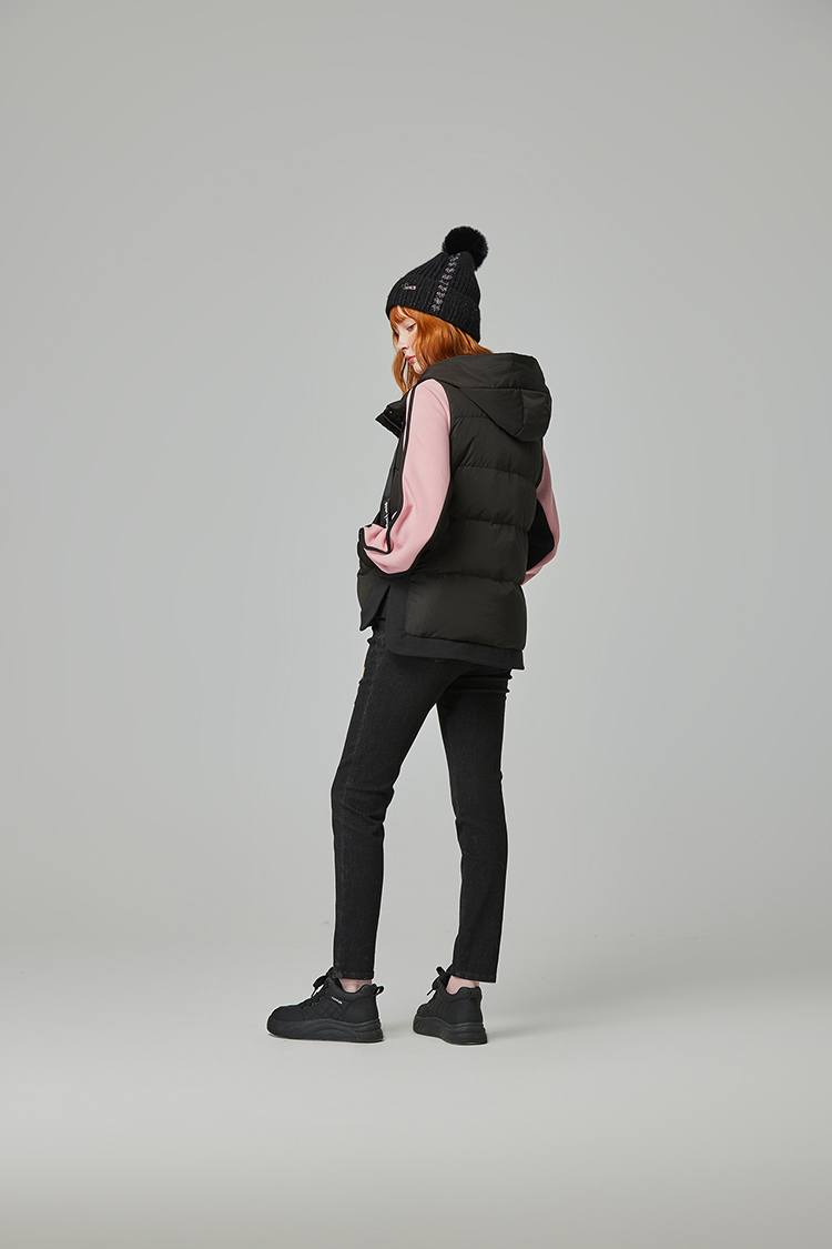 abito電繡字母拼接上衣