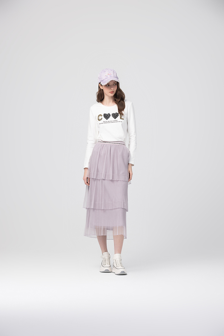 abito精緻花瓣字母上衣