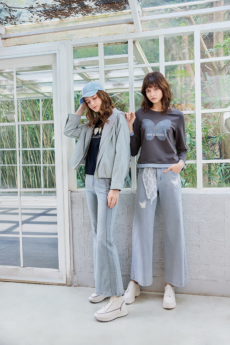 abito精緻花瓣字母上衣