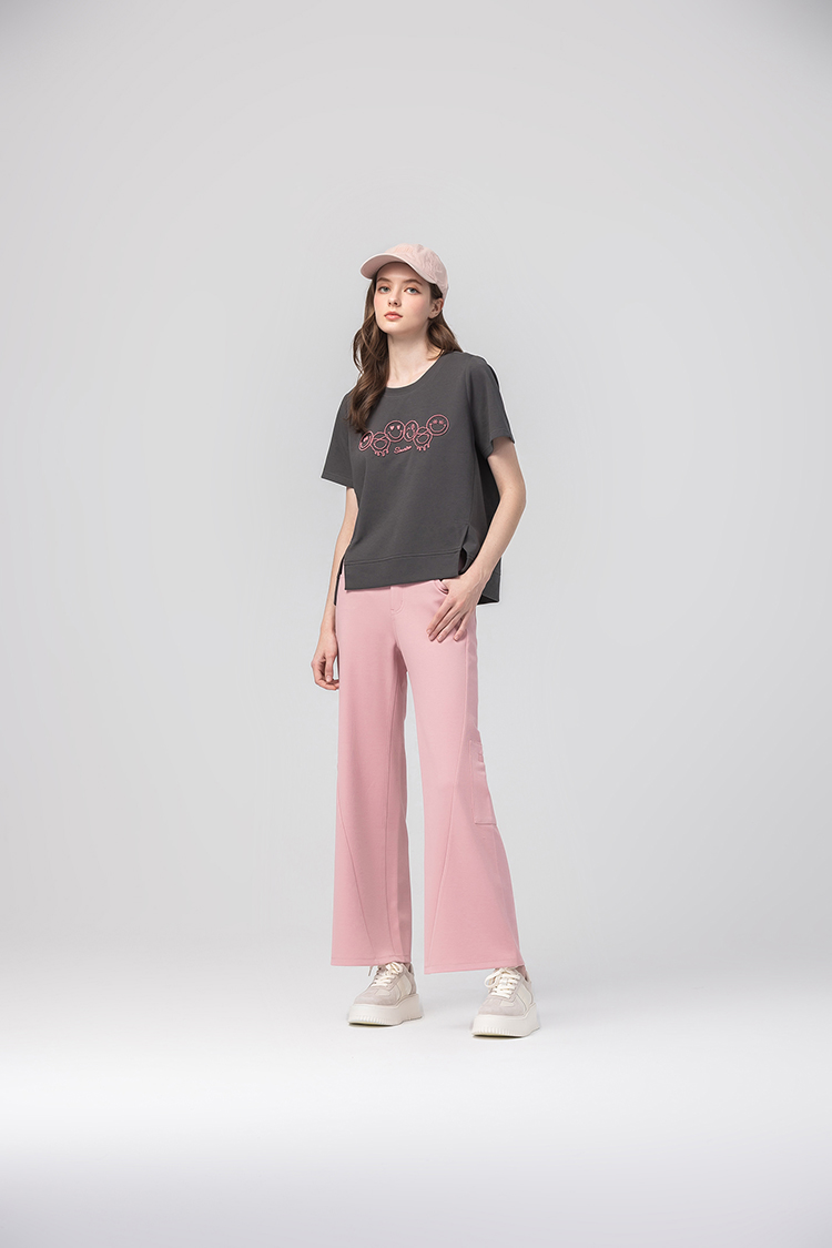 abito寬鬆圓領笑臉上衣