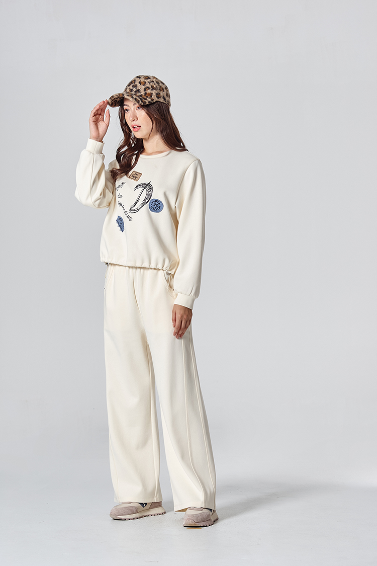 DITA運動風休閒貼布繡大學T