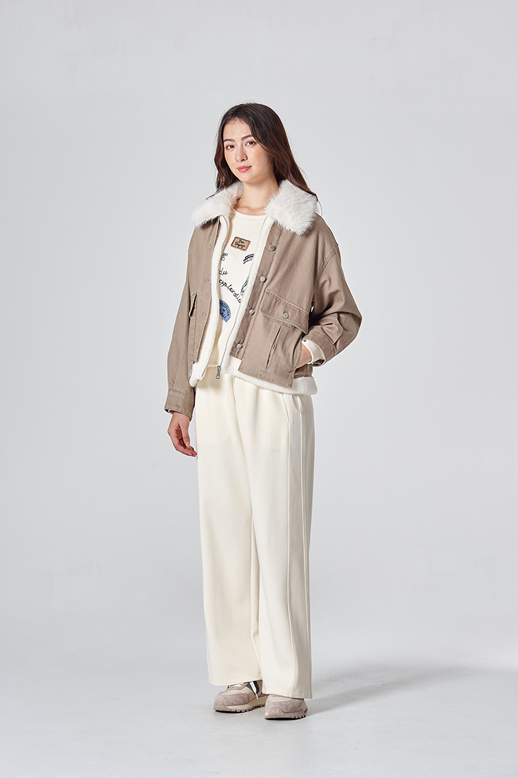 DITA運動風休閒貼布繡大學T