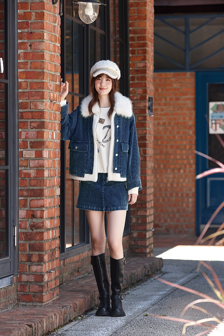 DITA運動風休閒貼布繡大學T