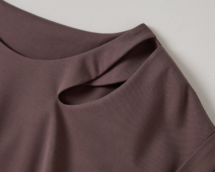 DITA法國袖修身素色上衣