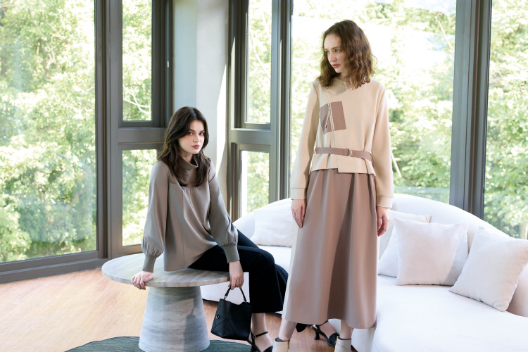 JOAN異材質拼接立領傘擺上衣