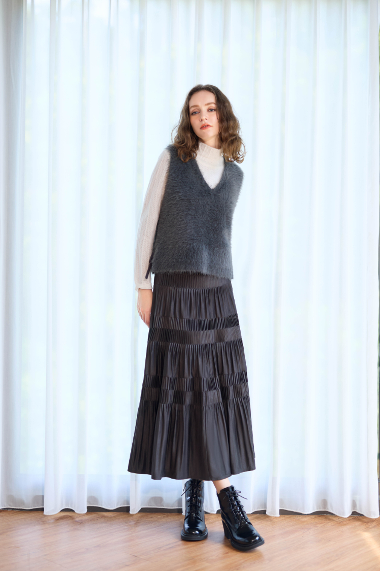 JOAN柔光蕾絲立領彈性上衣